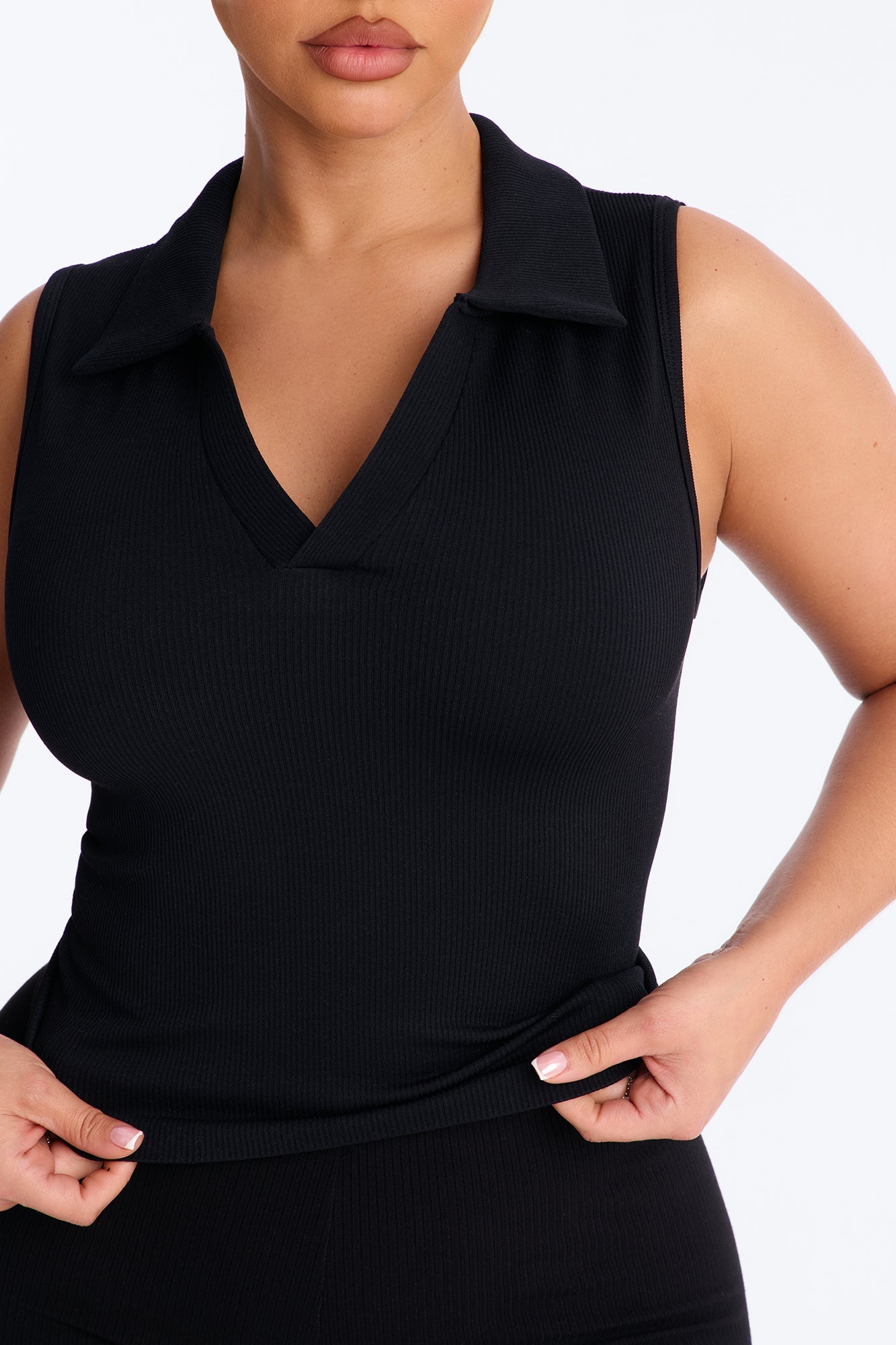 Lyra Seamless Rib Basic Sleeveless Collared Top - Black