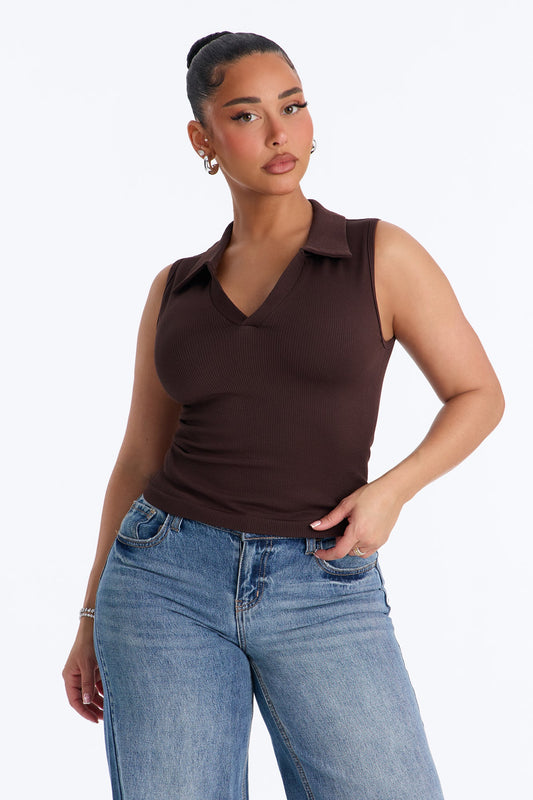 Lyra Seamless Rib Basic Sleeveless Collared Top - Brown