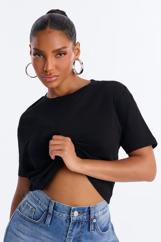 Simple And Modern Cropped Tee - Black